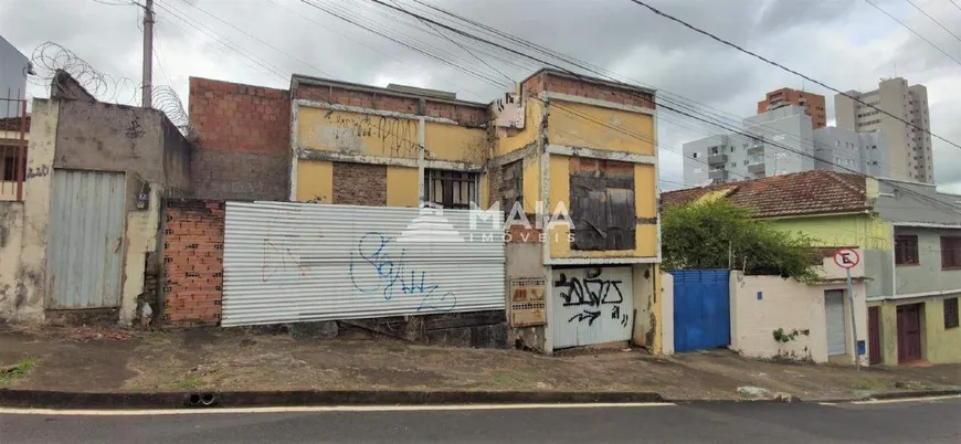 Foto 1 de Casa com 9 Quartos à venda, 173m² em Nossa Senhora da Abadia, Uberaba