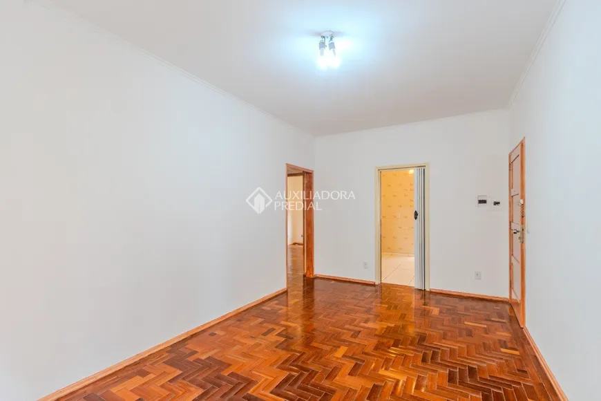 Foto 1 de Apartamento com 2 Quartos à venda, 70m² em Moinhos de Vento, Porto Alegre