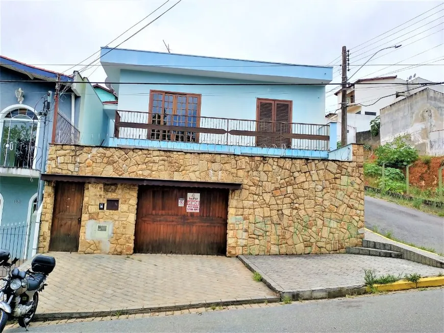 Foto 1 de Casa com 3 Quartos para venda ou aluguel, 270m² em Centro, Bragança Paulista