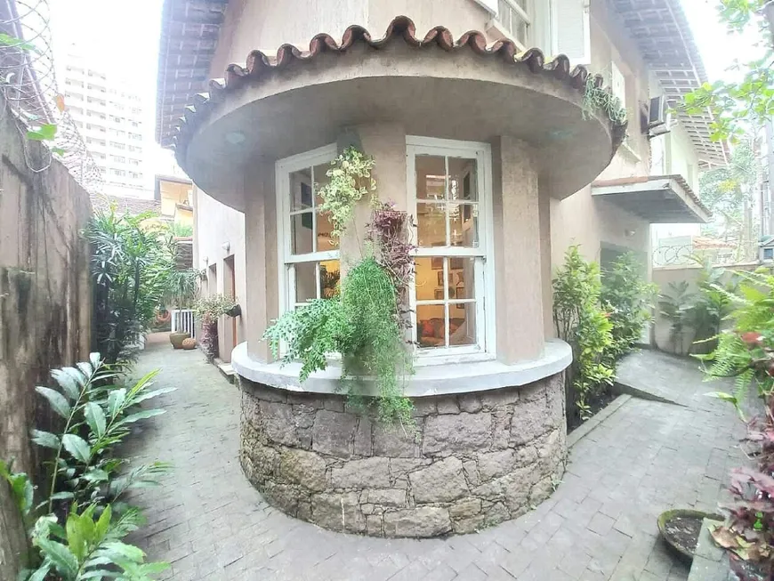 Foto 1 de Casa com 3 Quartos à venda, 184m² em Itararé, São Vicente