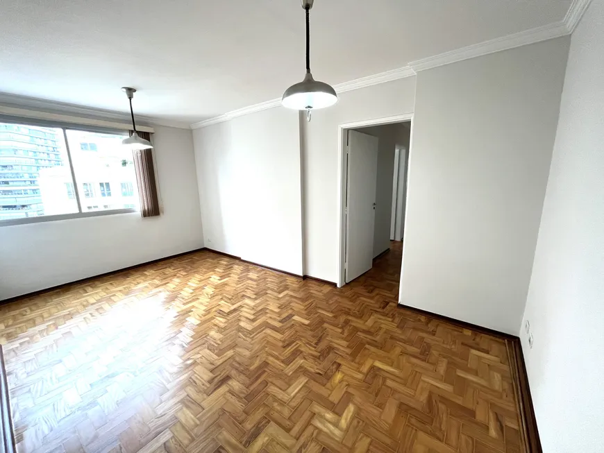 Foto 1 de Apartamento com 3 Quartos para alugar, 85m² em Moema, São Paulo