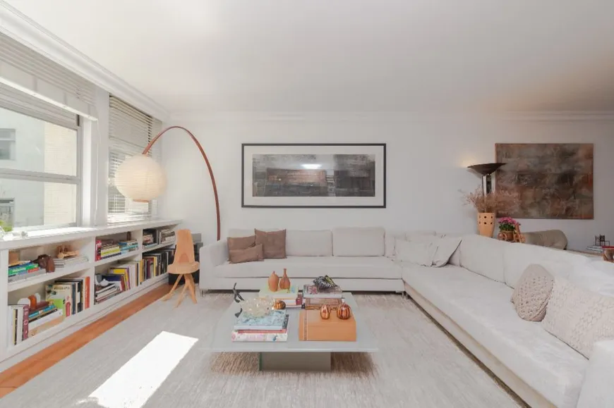 Foto 1 de Apartamento com 3 Quartos à venda, 280m² em Santa Cecília, São Paulo