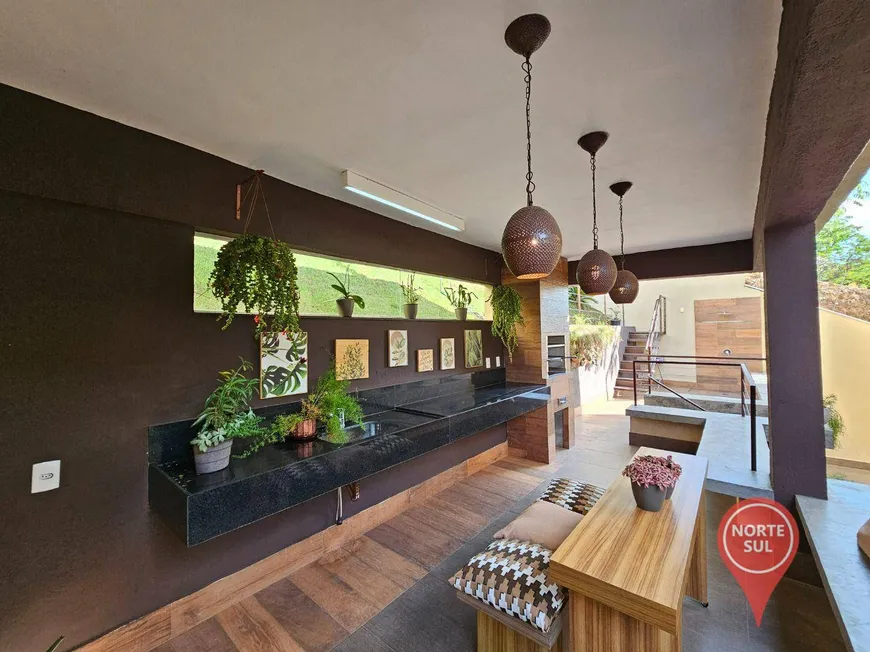 Foto 1 de Casa com 4 Quartos à venda, 306m² em Buritis, Belo Horizonte