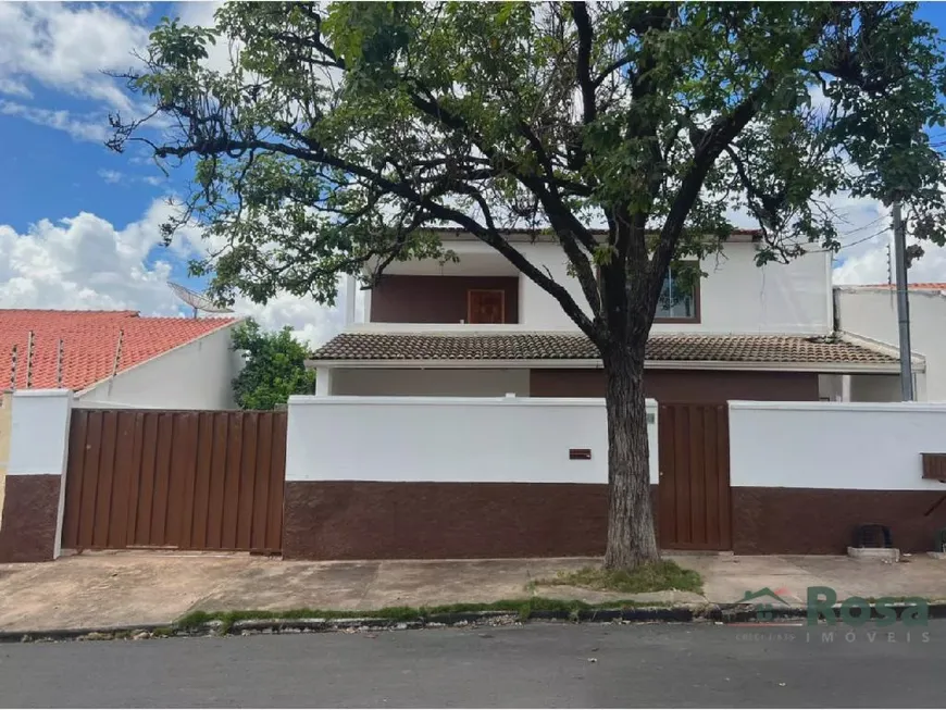 Foto 1 de Sobrado com 6 Quartos à venda, 311m² em CPA II, Cuiabá