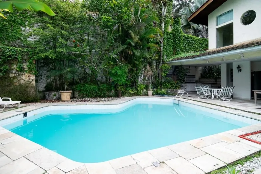 Foto 1 de Casa com 4 Quartos à venda, 394m² em Jardim Marajoara, São Paulo