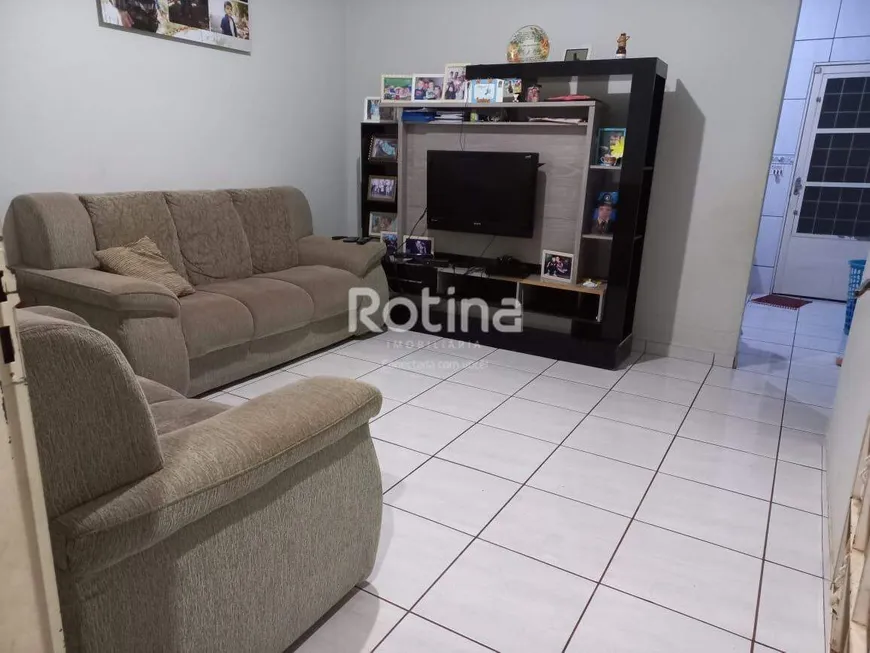 Foto 1 de Casa com 3 Quartos à venda, 85m² em Alto Umuarama, Uberlândia