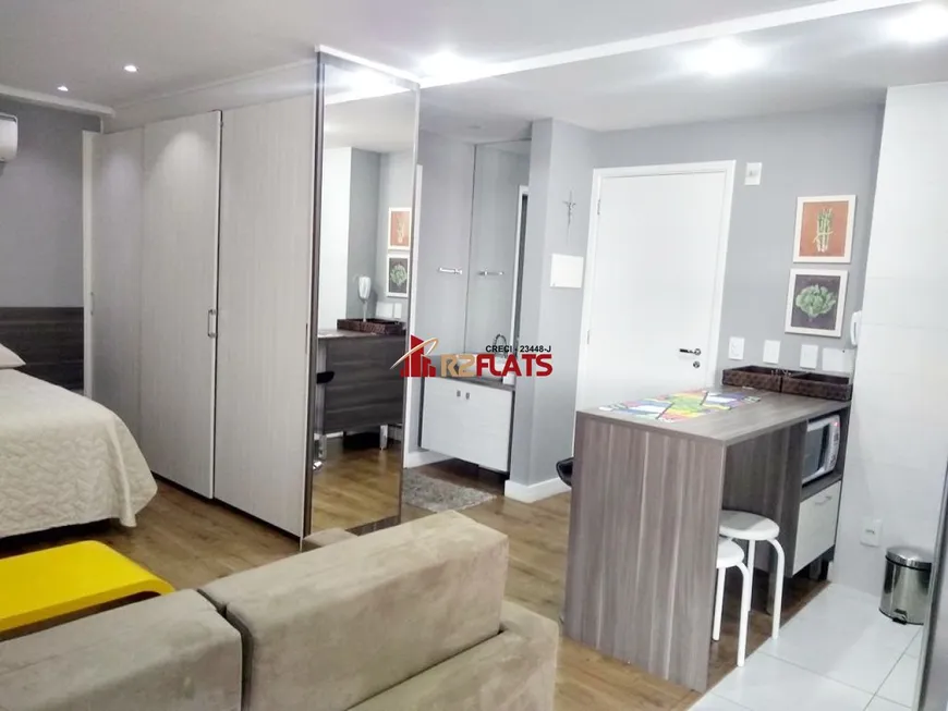 Foto 1 de Flat com 1 Quarto à venda, 55m² em Vila Olímpia, São Paulo