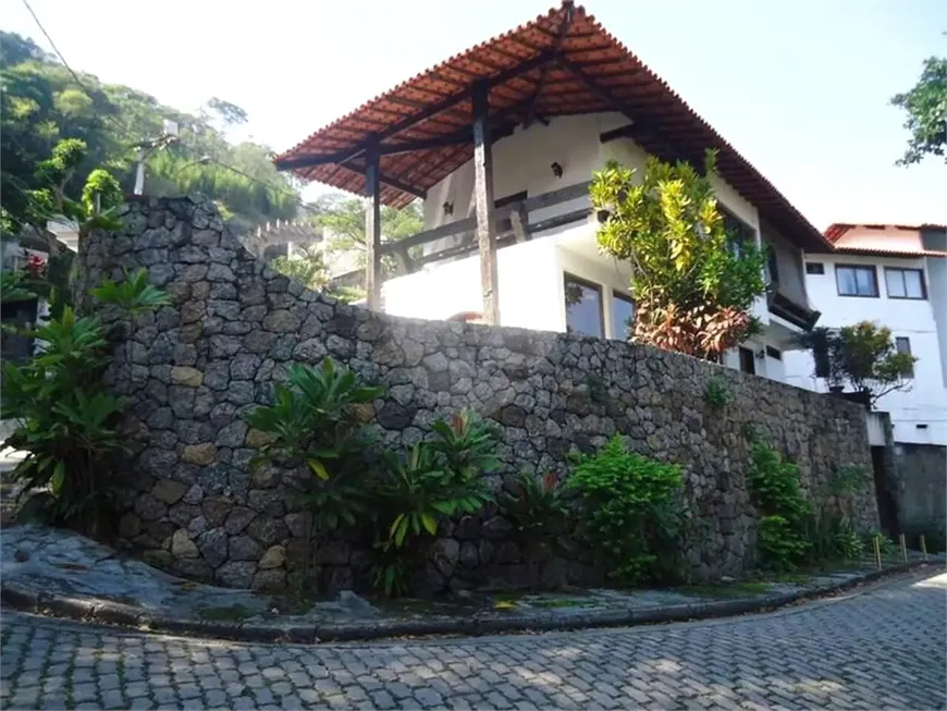 Foto 1 de Casa com 3 Quartos à venda, 200m² em São Francisco, Niterói