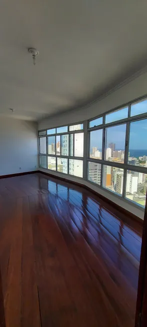 Foto 1 de Apartamento com 3 Quartos à venda, 110m² em Barra, Salvador