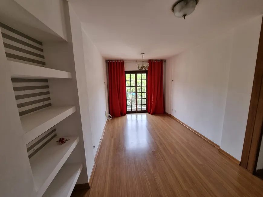 Foto 1 de Apartamento com 1 Quarto para alugar, 50m² em Itaipava, Petrópolis