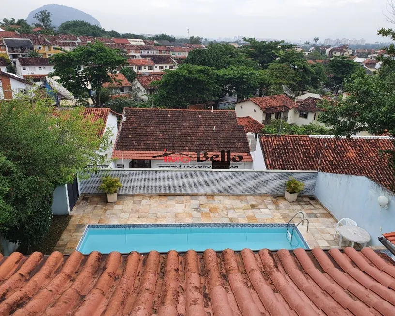 Foto 1 de Casa de Condomínio com 4 Quartos à venda, 377m² em Freguesia- Jacarepaguá, Rio de Janeiro