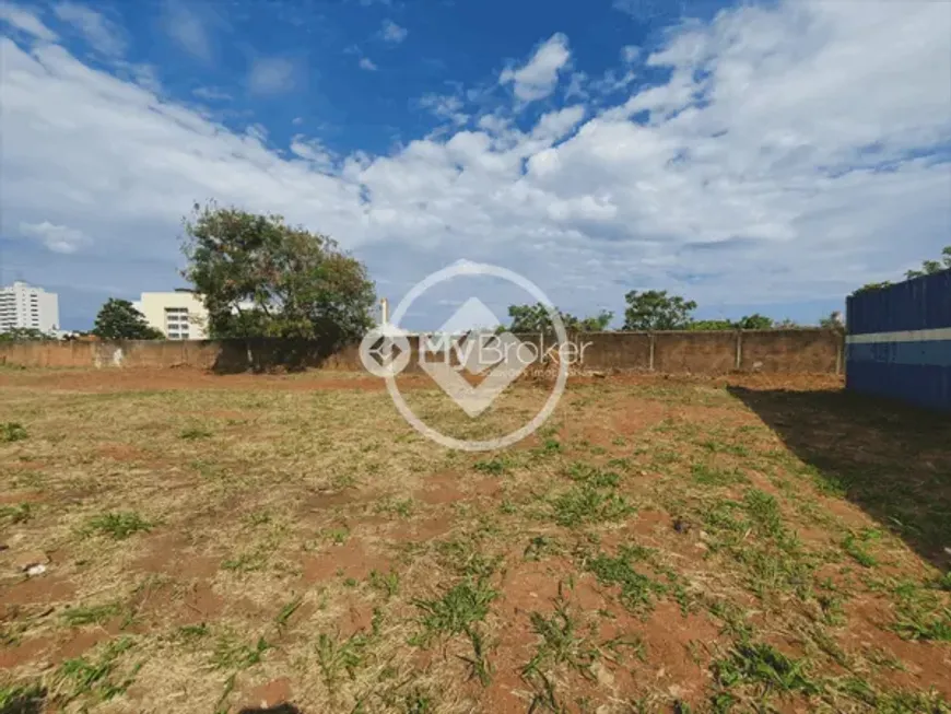 Foto 1 de Lote/Terreno à venda, 840m² em Tibery, Uberlândia