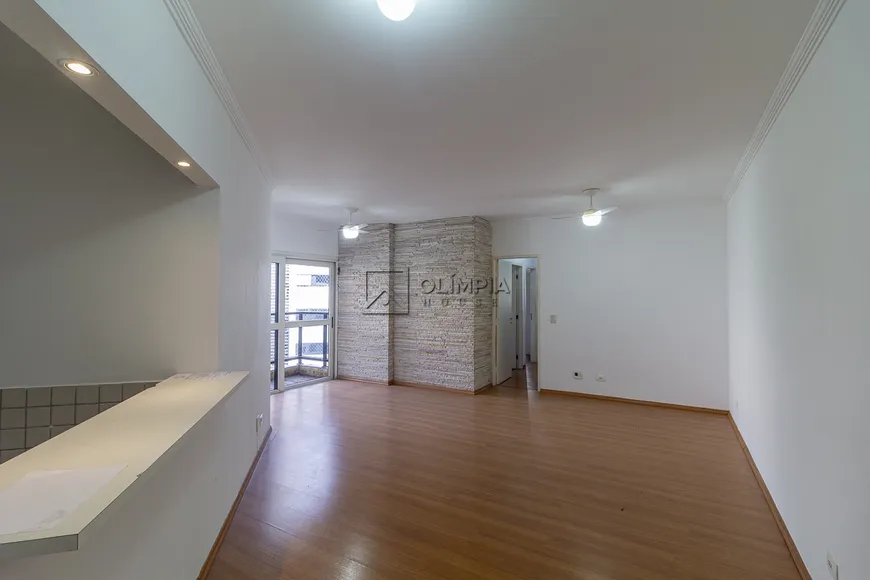 Foto 1 de Apartamento com 3 Quartos para alugar, 76m² em Vila Olímpia, São Paulo