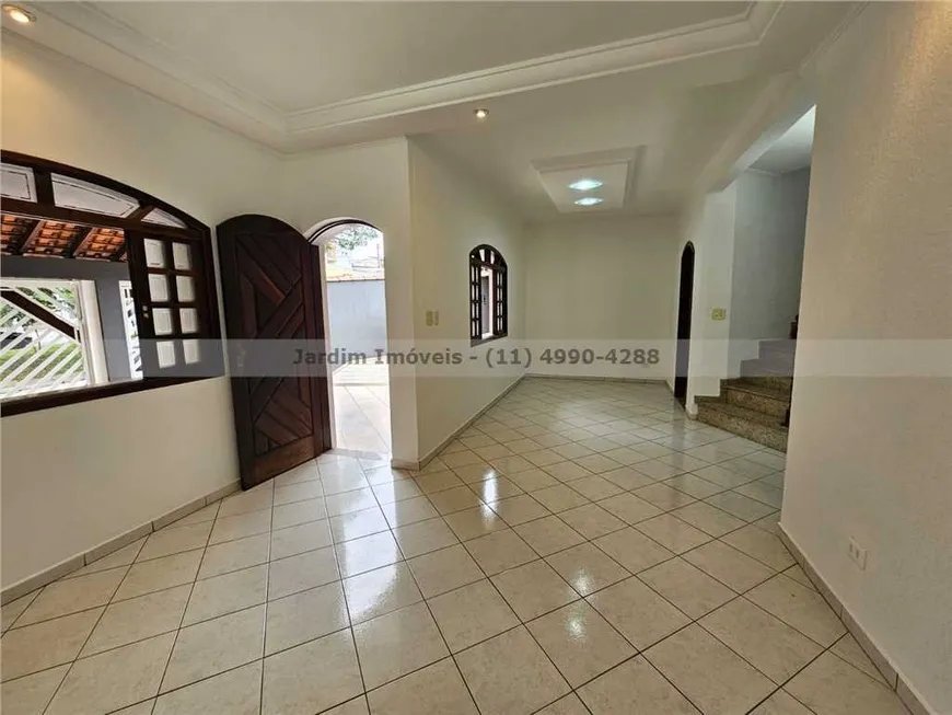 Foto 1 de Sobrado com 3 Quartos à venda, 164m² em Santa Maria, Santo André