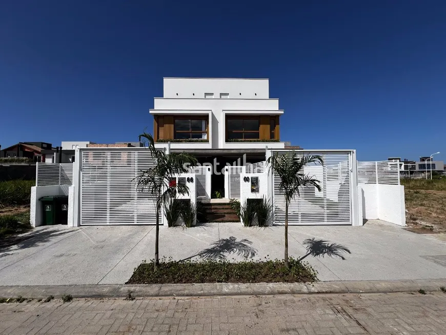 Foto 1 de Casa com 4 Quartos para venda ou aluguel, 219m² em Campeche, Florianópolis