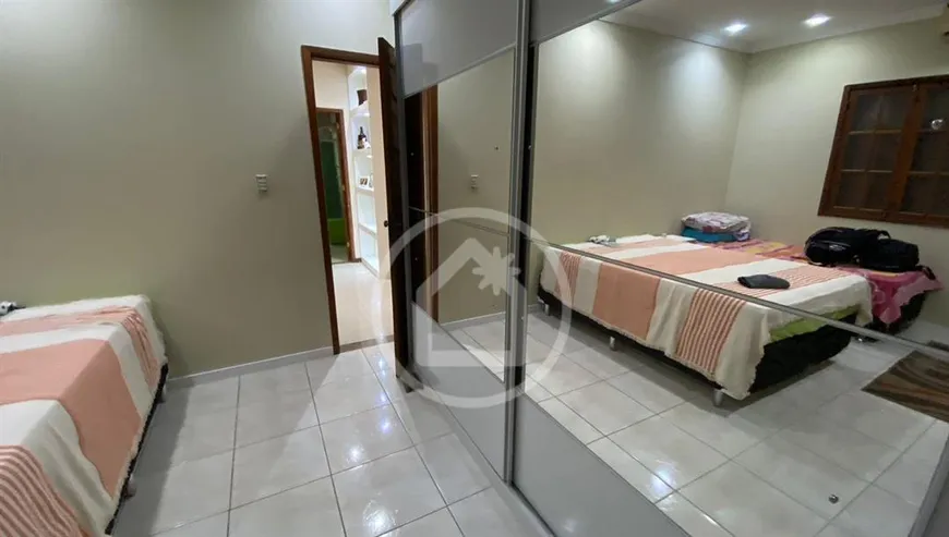 Foto 1 de Casa com 3 Quartos à venda, 360m² em Jardim Anhangá, Duque de Caxias