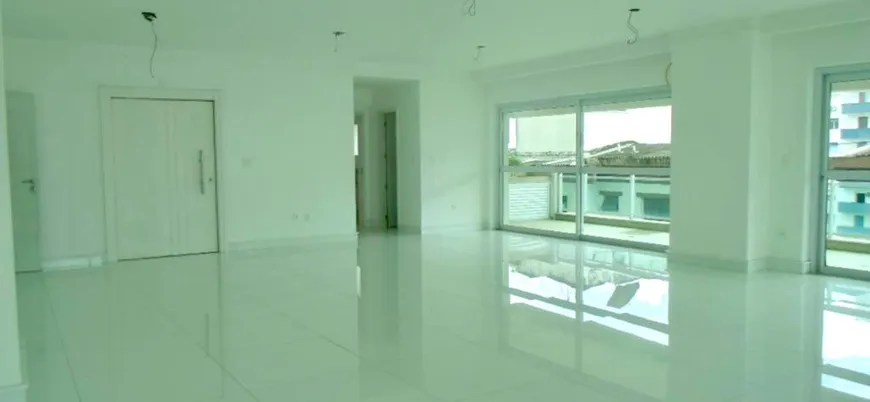 Foto 1 de Apartamento com 4 Quartos à venda, 408m² em Gonzaga, Santos