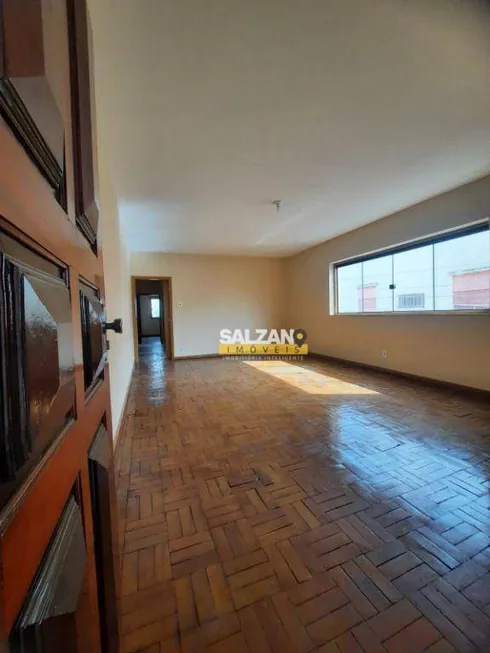Foto 1 de Casa com 4 Quartos para alugar, 150m² em Centro, Taubaté