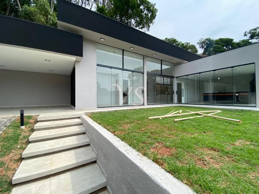 Foto 1 de Casa de Condomínio com 3 Quartos à venda, 210m² em Serra da Cantareira, Mairiporã