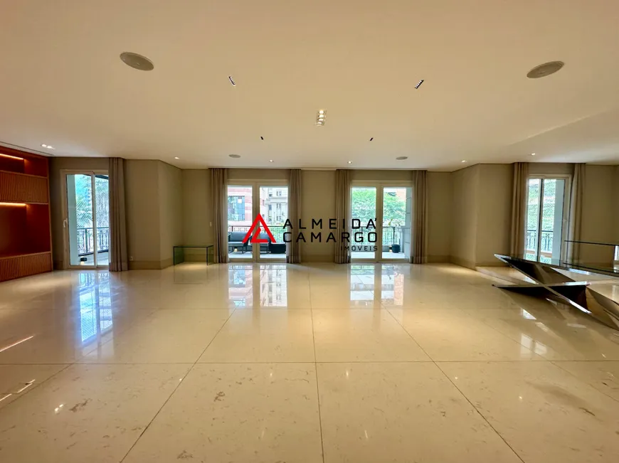 Foto 1 de Apartamento com 4 Quartos à venda, 357m² em Itaim Bibi, São Paulo