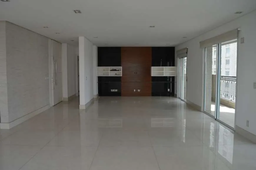 Foto 1 de Apartamento com 3 Quartos à venda, 245m² em Vila Nova Conceição, São Paulo