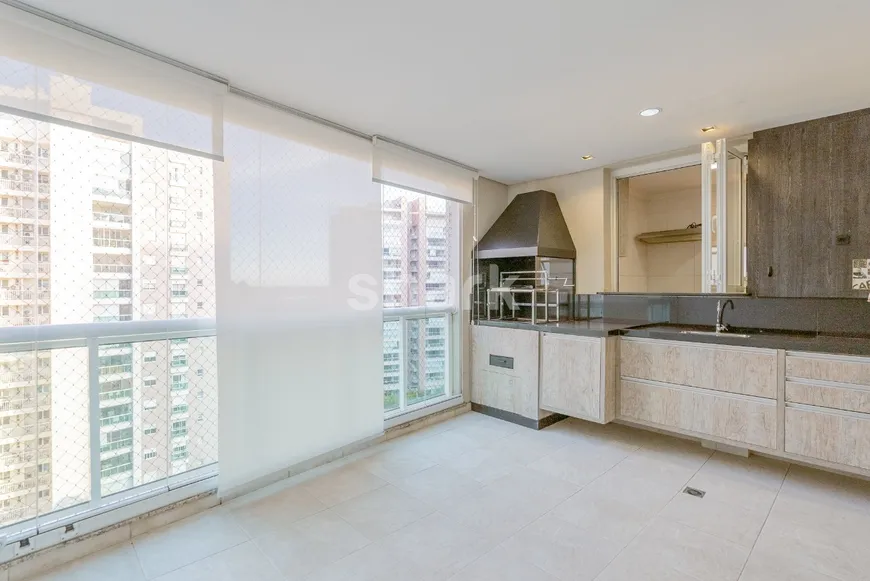 Foto 1 de Apartamento com 3 Quartos para venda ou aluguel, 156m² em Alphaville, Barueri