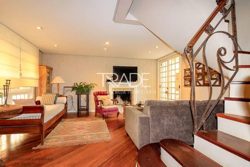 Foto 1 de Casa de Condomínio com 4 Quartos à venda, 192m² em Jardim Isabel, Porto Alegre