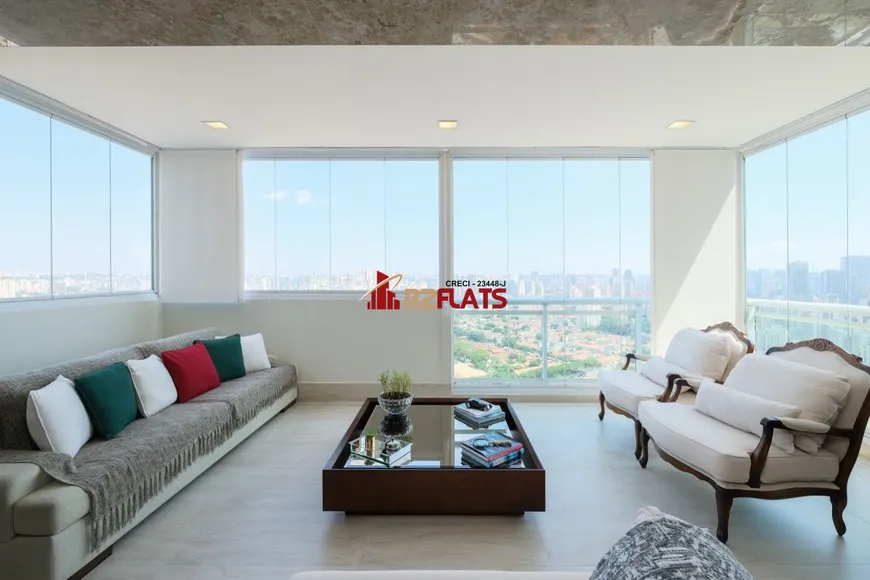 Foto 1 de Flat com 3 Quartos à venda, 175m² em Brooklin, São Paulo
