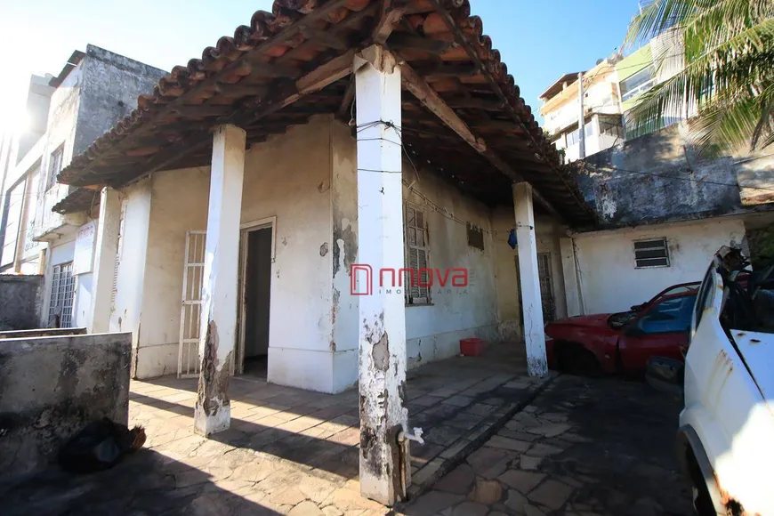 Foto 1 de Casa com 3 Quartos à venda, 332m² em Amaralina, Salvador