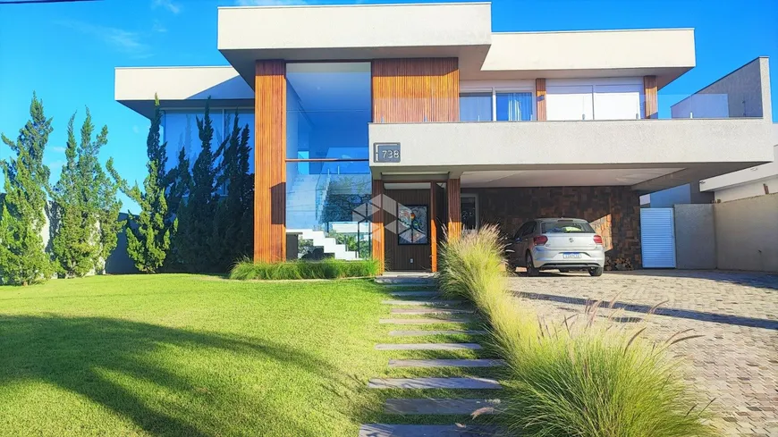 Foto 1 de Casa de Condomínio com 3 Quartos à venda, 520m² em Belém Novo, Porto Alegre