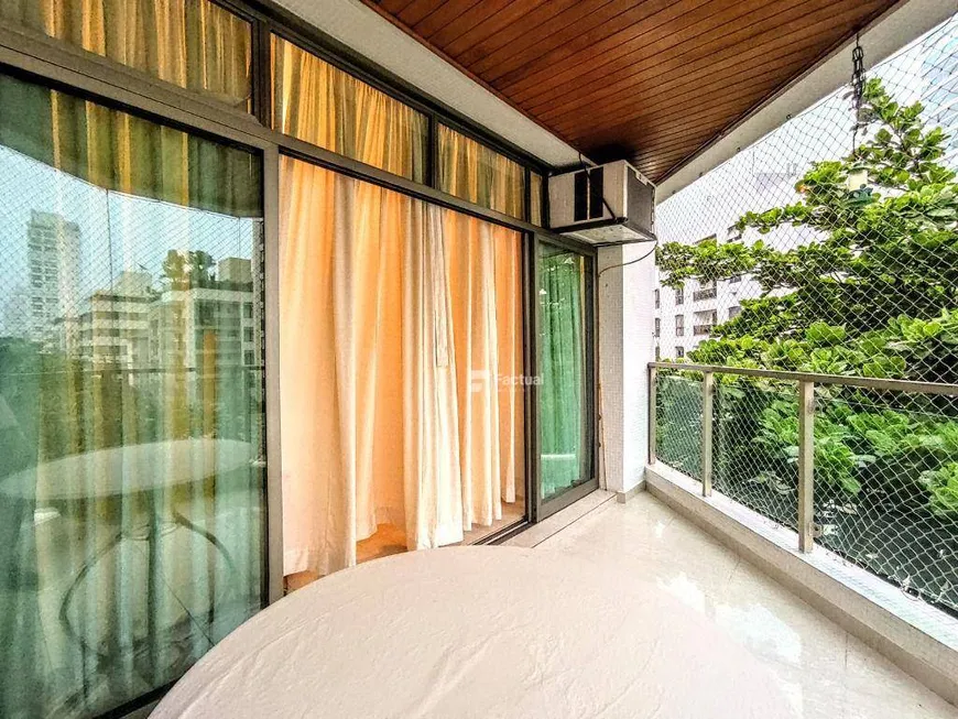 Foto 1 de Apartamento com 4 Quartos à venda, 181m² em Jardim Três Marias, Guarujá