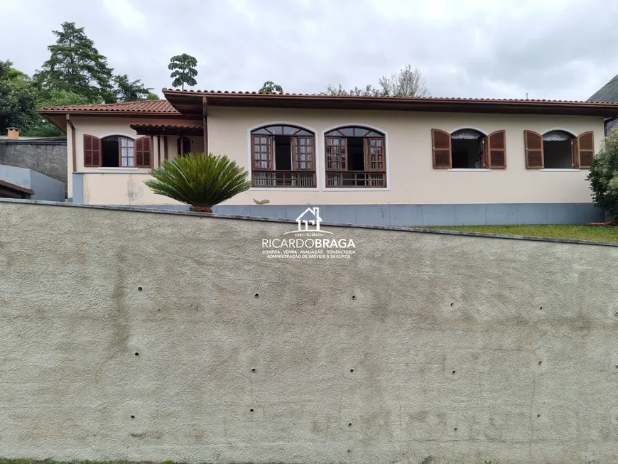 Foto 1 de Casa de Condomínio com 4 Quartos à venda, 284m² em Aprazivel, Nova Friburgo