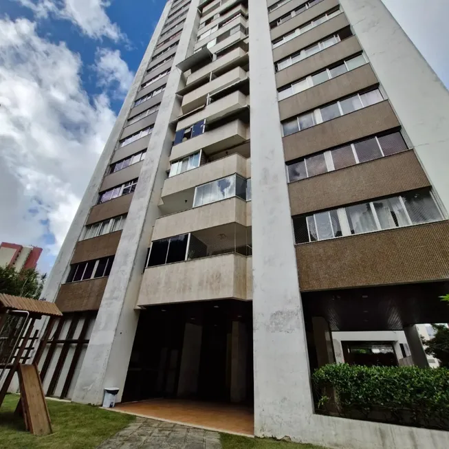 Foto 1 de Apartamento com 3 Quartos para alugar, 120m² em Vitória, Salvador