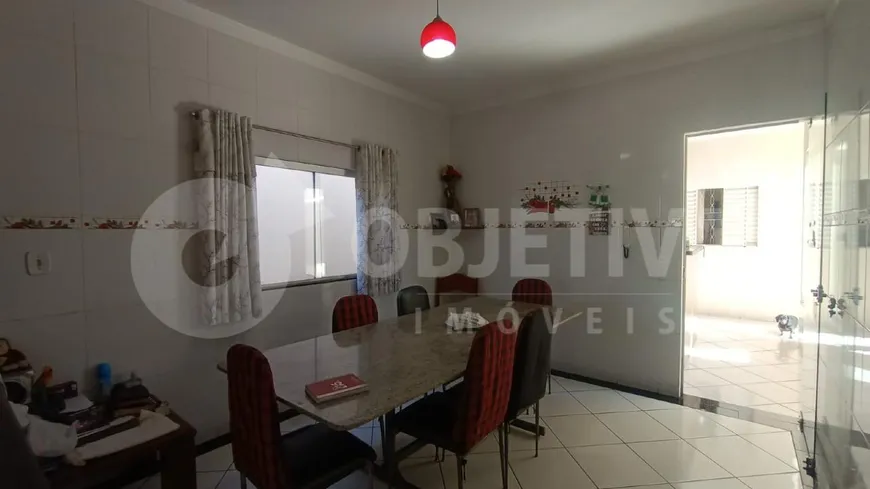 Foto 1 de Casa com 3 Quartos à venda, 254m² em Cidade Jardim, Uberlândia