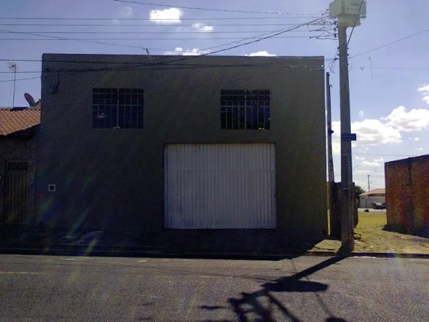 Foto 1 de Galpão/Depósito/Armazém à venda, 400m² em Recanto Elimar, Franca