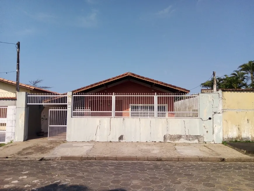 Foto 1 de Casa com 3 Quartos à venda, 74m² em Vila Loty, Itanhaém