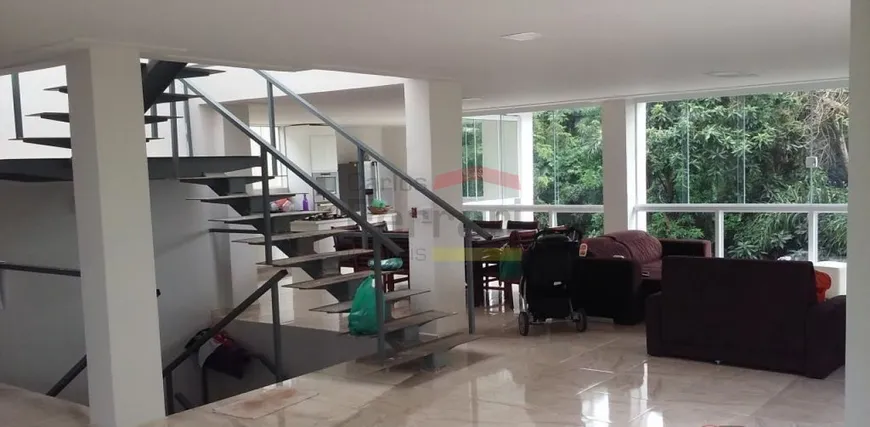 Foto 1 de Casa de Condomínio com 3 Quartos à venda, 600m² em Vila Irmãos Arnoni, São Paulo