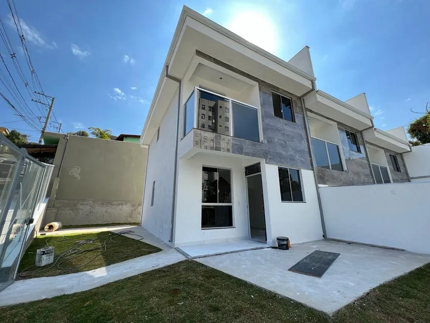 Foto 1 de Casa com 3 Quartos à venda, 206m² em Planalto, Belo Horizonte