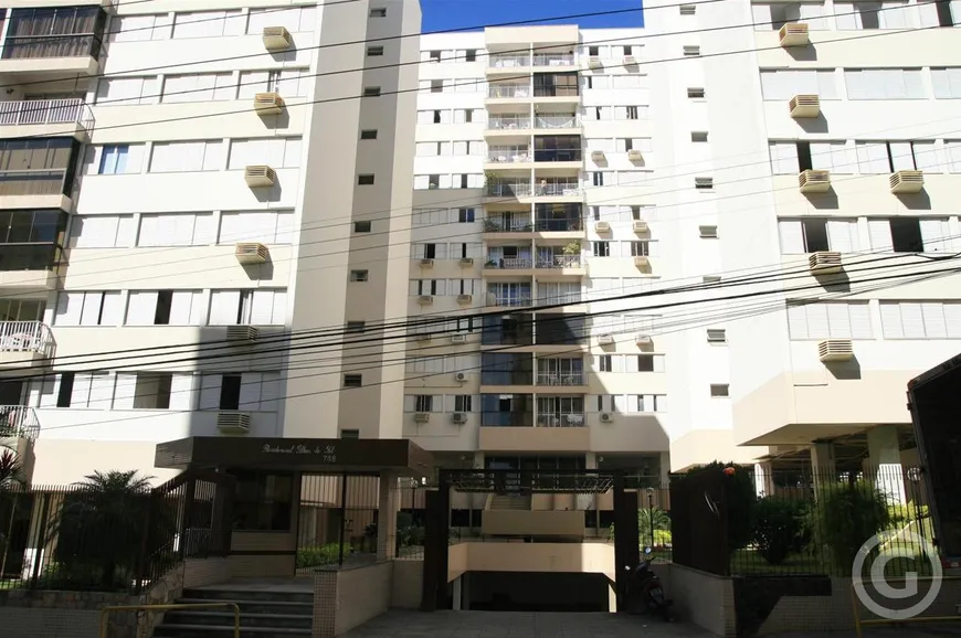 Foto 1 de Apartamento com 3 Quartos para alugar, 97m² em Centro, Florianópolis