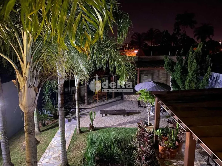 Foto 1 de Casa com 3 Quartos à venda, 300m² em Cidade Jardim, Uberlândia