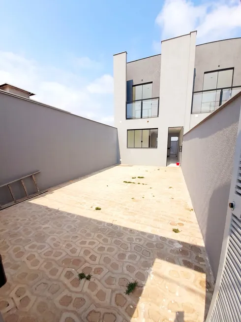 Foto 1 de Casa com 2 Quartos à venda, 70m² em Liberdade, Santa Luzia