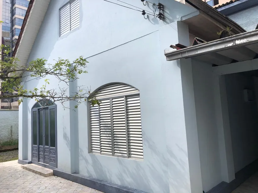 Foto 1 de Casa com 5 Quartos à venda, 180m² em Centro, Joinville