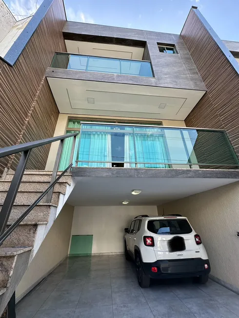 Foto 1 de Casa com 3 Quartos à venda, 260m² em Cabral, Contagem