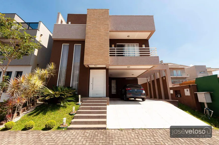 Foto 1 de Casa de Condomínio com 3 Quartos à venda, 225m² em Santa Cândida, Curitiba