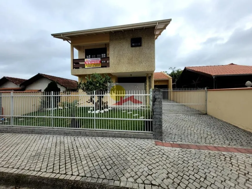 Foto 1 de Sobrado com 2 Quartos à venda, 261m² em Saguaçú, Joinville