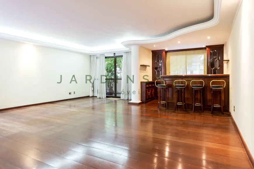 Foto 1 de Apartamento com 4 Quartos à venda, 250m² em Jardim América, São Paulo