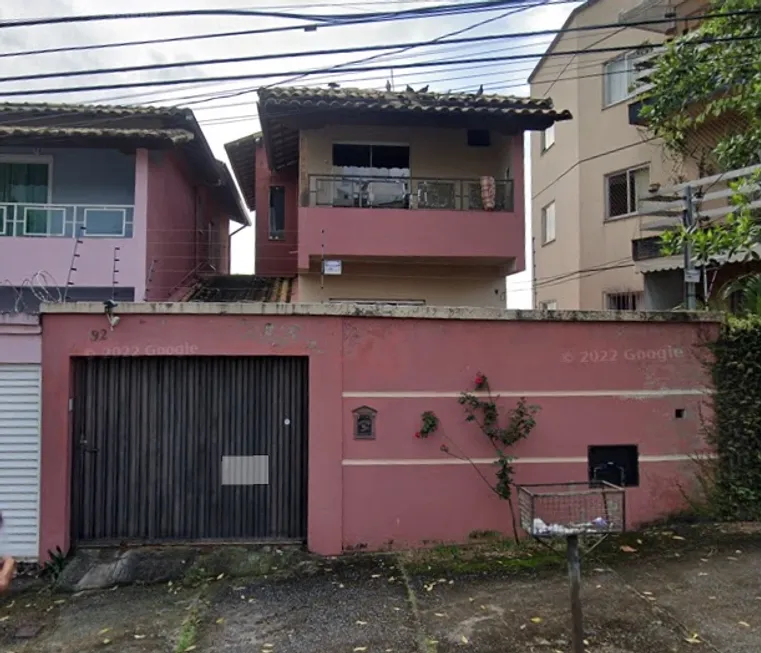 Foto 1 de Casa com 4 Quartos à venda, 427m² em Heliópolis, Belo Horizonte