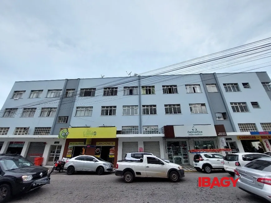 Foto 1 de Apartamento com 3 Quartos para alugar, 80m² em Estreito, Florianópolis