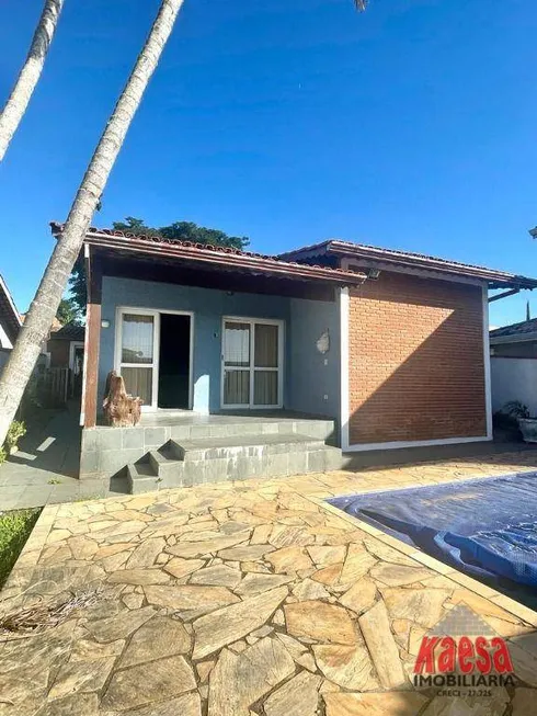 Foto 1 de Casa com 4 Quartos para venda ou aluguel, 180m² em Jardim dos Pinheiros, Atibaia