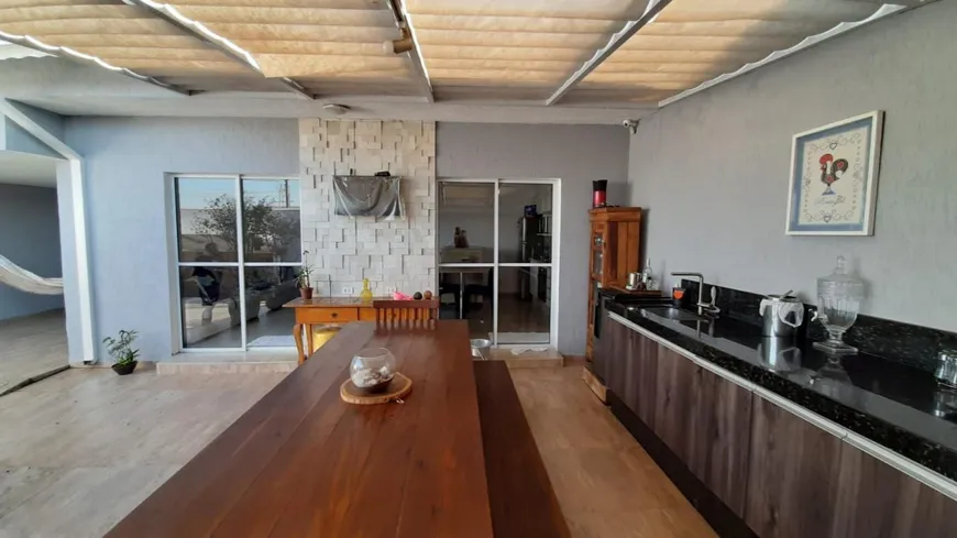 Foto 1 de Casa com 2 Quartos à venda, 110m² em Vila Cecília, Mogi das Cruzes